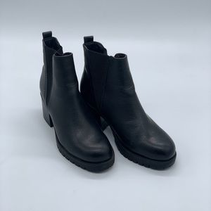 MIA Lug Sole Chelsea Boot Black women’s size 8 bootie ankle high boot